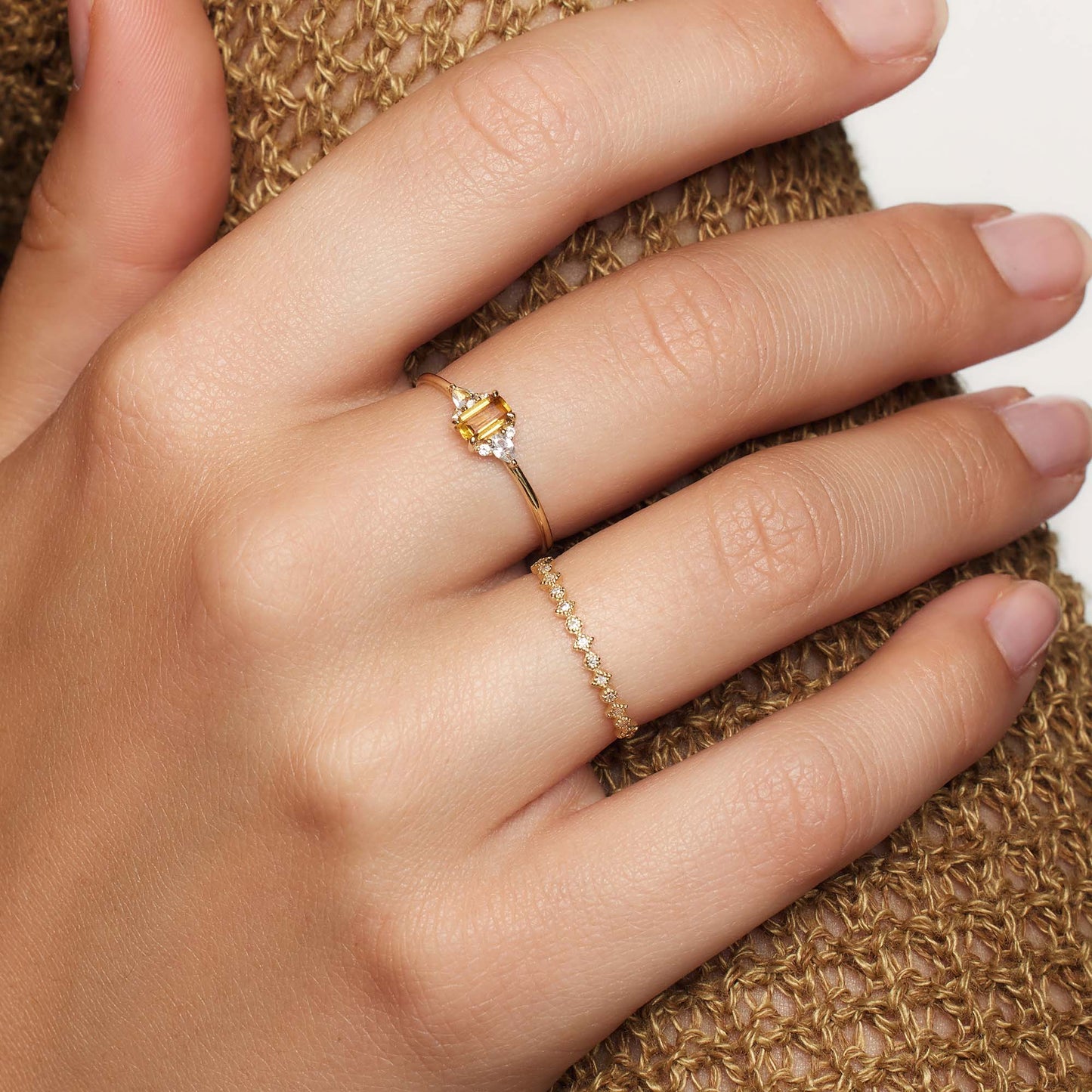 CitrineElegance - Luxe Baguette Ring met Prachtige Citrien Accent