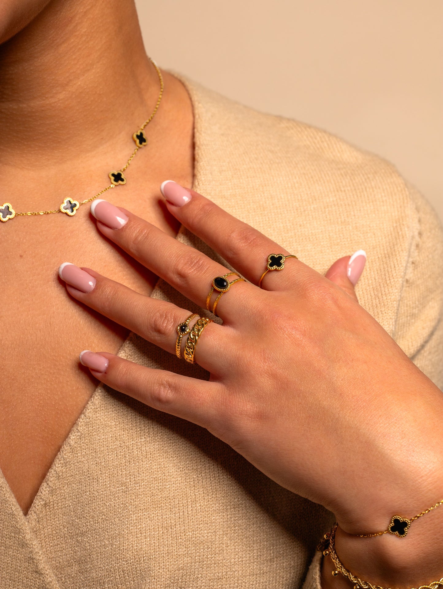 CloverFusion - Elegante Ring in Goud en Zwart