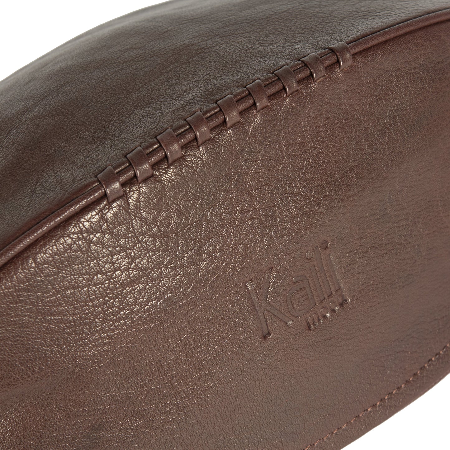 K0011BB | "Rugby Ball" Beauty Case in Genuine Leather - Colour: Dark Brown - Internal elastic to hold bottles - Zip closure - Dimensions: 35 x 14 x 14 cm - Packaging: TNT bag-4