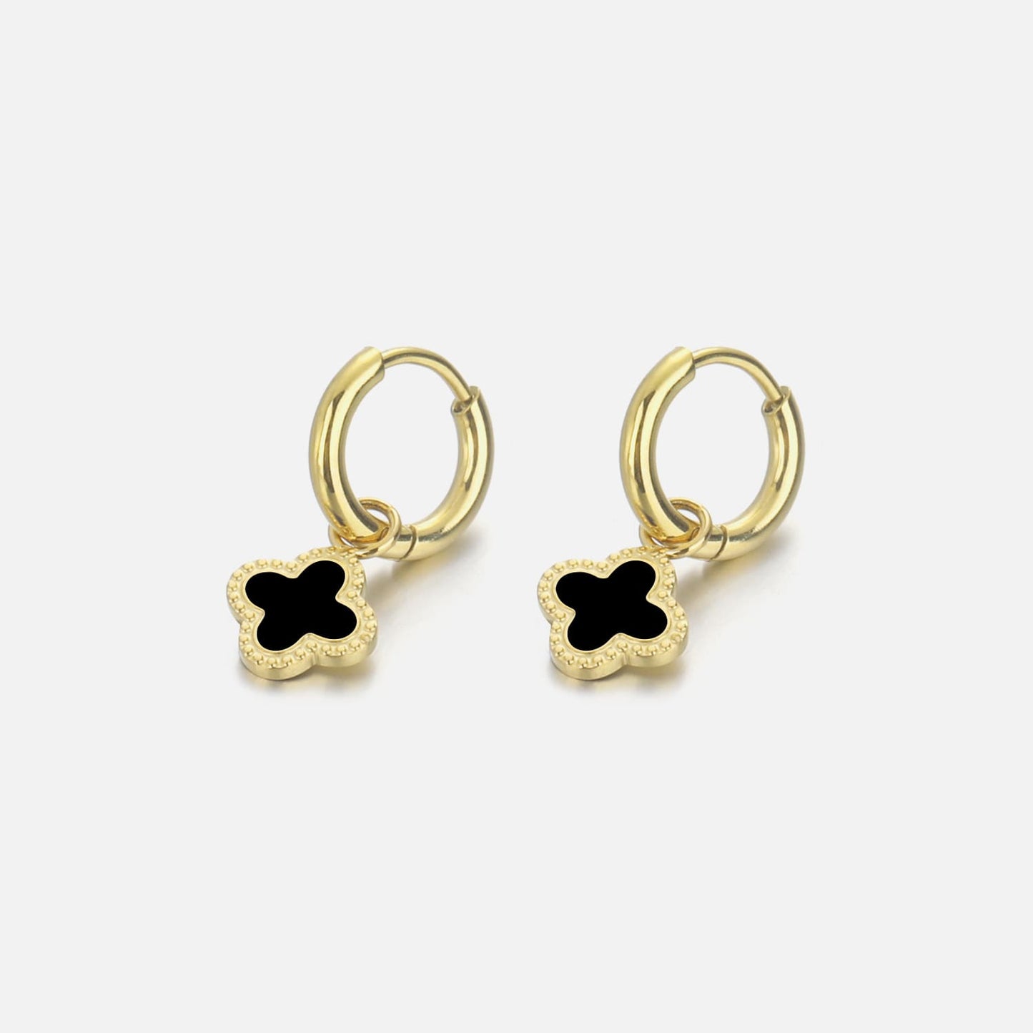 CloverCharm - Elegante Gouden en Zwarte Oorbellen voor een Stijlvolle Uiterlijk