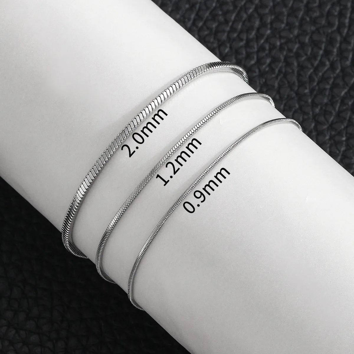 Stijlvolle Vierkante Rvs Slangenbeen Schakelarmband - Trendy Hip-Hop Sieraden voor Mannen en Vrouwen - Perfect voor Feesten en Speciale Gelegenheden!