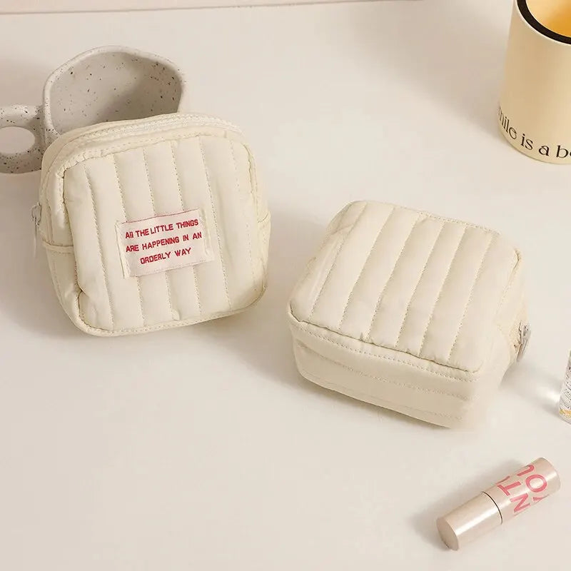 Chic Minimalistische Katoenen Make-up Tas - Crème met Rode Accent, Eco-vriendelijk Zero Wallet Ontwerp