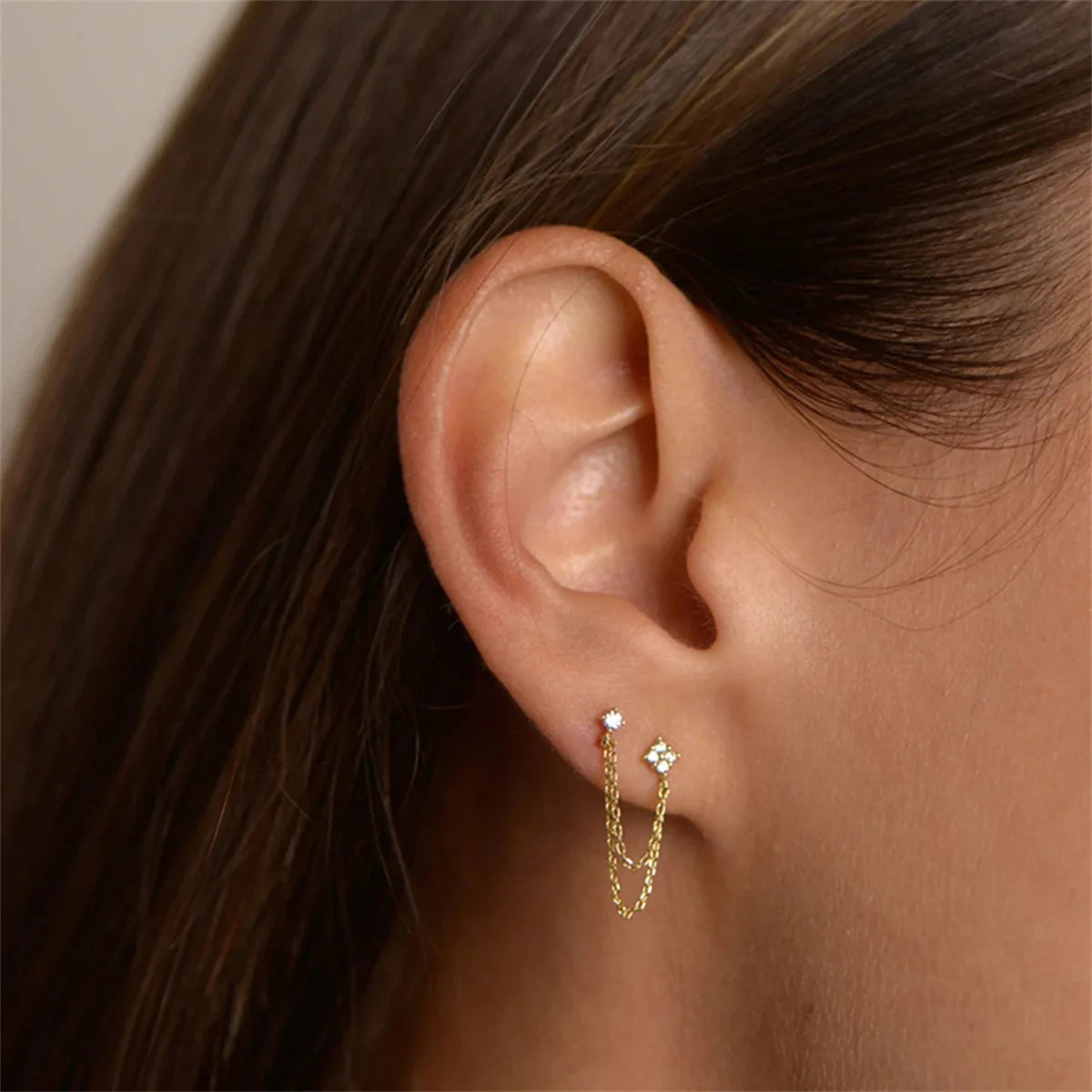 Chic Minimalistische Gouden Bloem Stud Oorbellen - Perfecte Ooraccessoires voor Vrouwen en Meisjes van ZAKOL