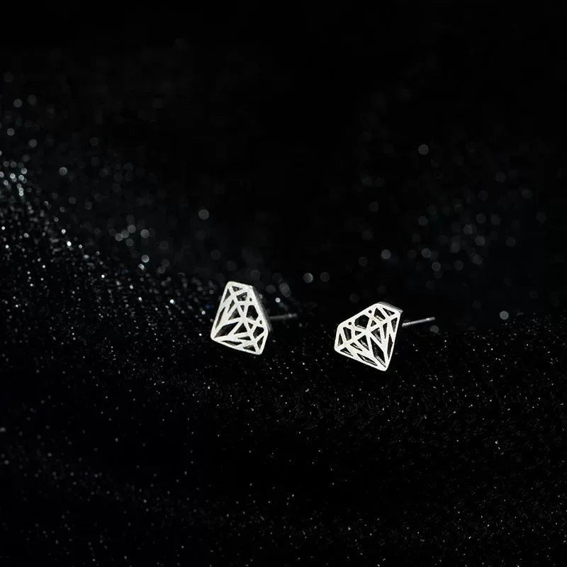 Trendy Hart Oorbellen voor Vrouwen - Hypoallergeen, Minimalistisch Zilveren Sterontwerp Perfect voor Dagelijks Gebruik en Charmante Cadeau-ideeën