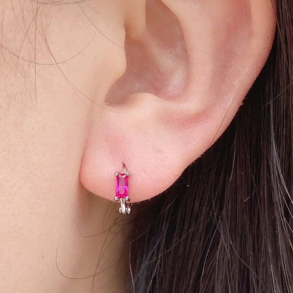 Charmante Huggies Oorringen Set - Kleurrijk Vierkant en Hart Ontwerp in Paars, Wit, Groen, Blauw en Rood - Elegante Kleine Hoopearrings voor Vrouwen en Meisjes, Perfect Trouwringen