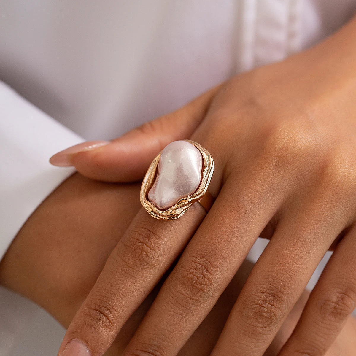 Elegante Onregelmatige Barok Imitatieparel Verstelbare Ringen voor Vrouwen - Esthetische Geometrische Bruiloftsjuwelen door Ingemark