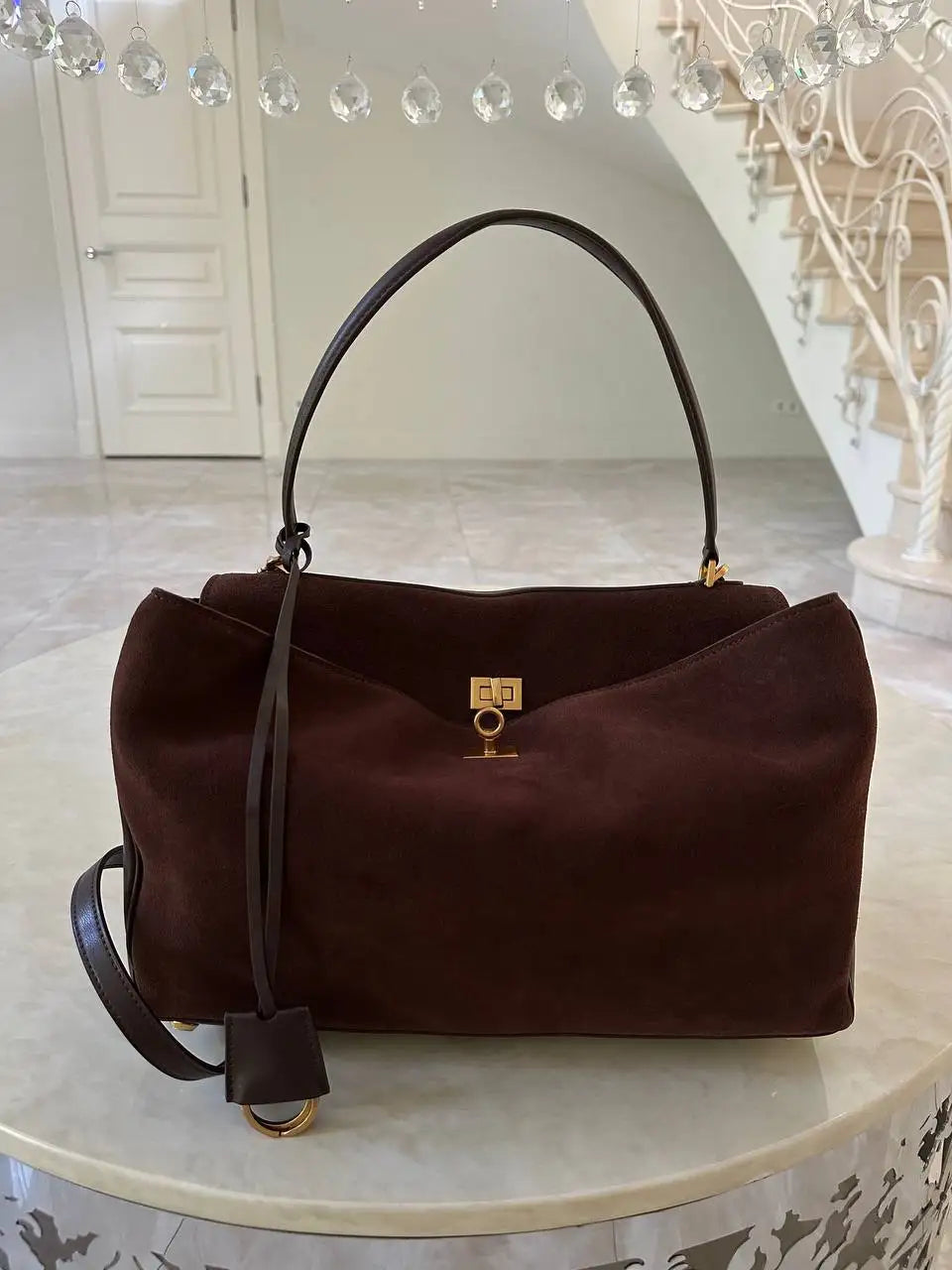 Chique Echte Leren Bruine Suède Tote Bags voor Vrouwen - Elegante Gouden Buckle Schoudertassen van Luxe Merk Rodeo