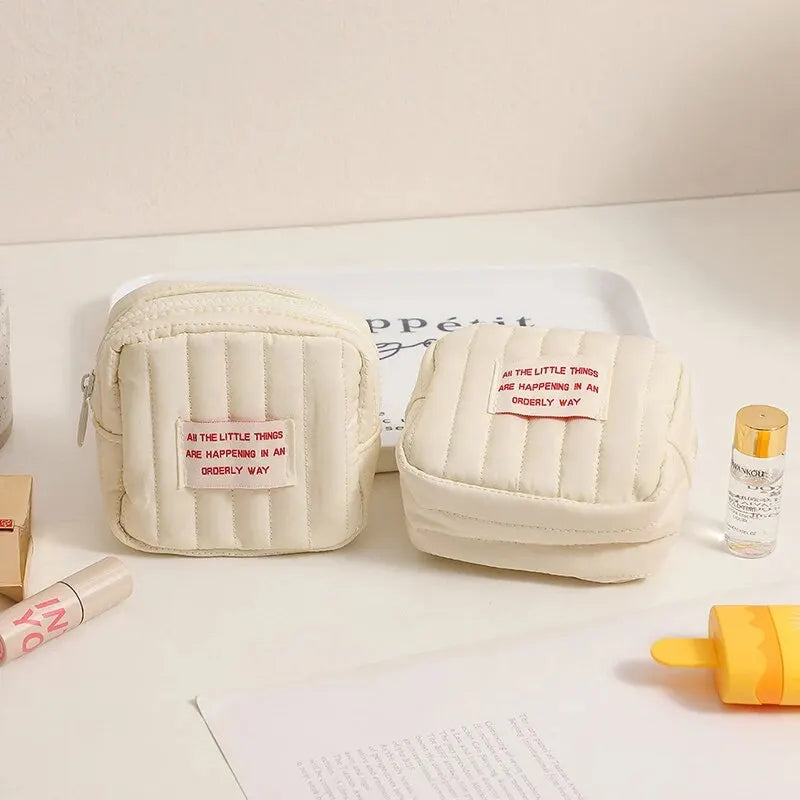 Chic Minimalistische Katoenen Make-up Tas - Crème met Rode Accent, Eco-vriendelijk Zero Wallet Ontwerp