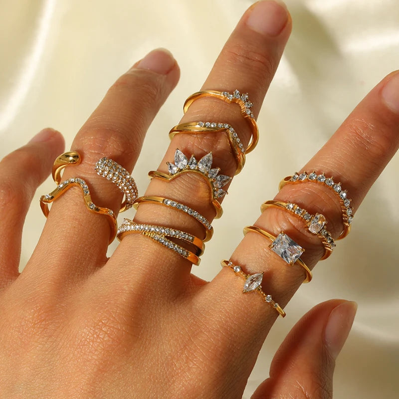 2025 Retro Hollow Zirconringen voor Vrouwen – Luxe Gouden Slangontwerp Trendsettende RVS Sieraden