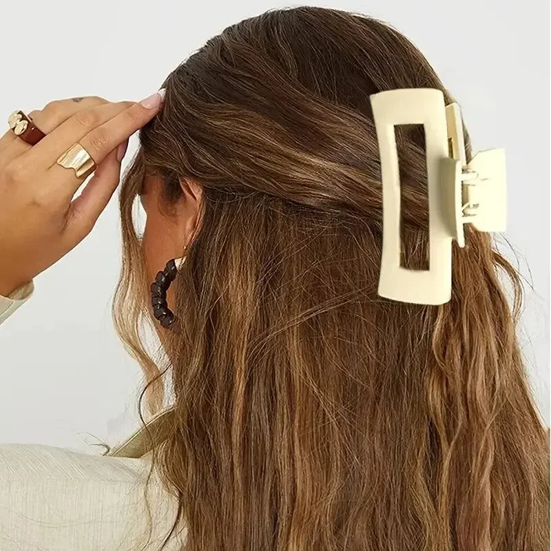 Set van 4 Chic Effen Kleur Holle Haarklemmen in de Vorm van Een Haai - Perfect voor Moeiteloze Hairstijlen!