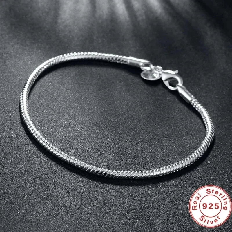 Exquise Handgemaakte 925 Sterling Zilveren Charm Armband - Luxe Zachte Gladde Slangenbeenderontwerp voor Vrouwen