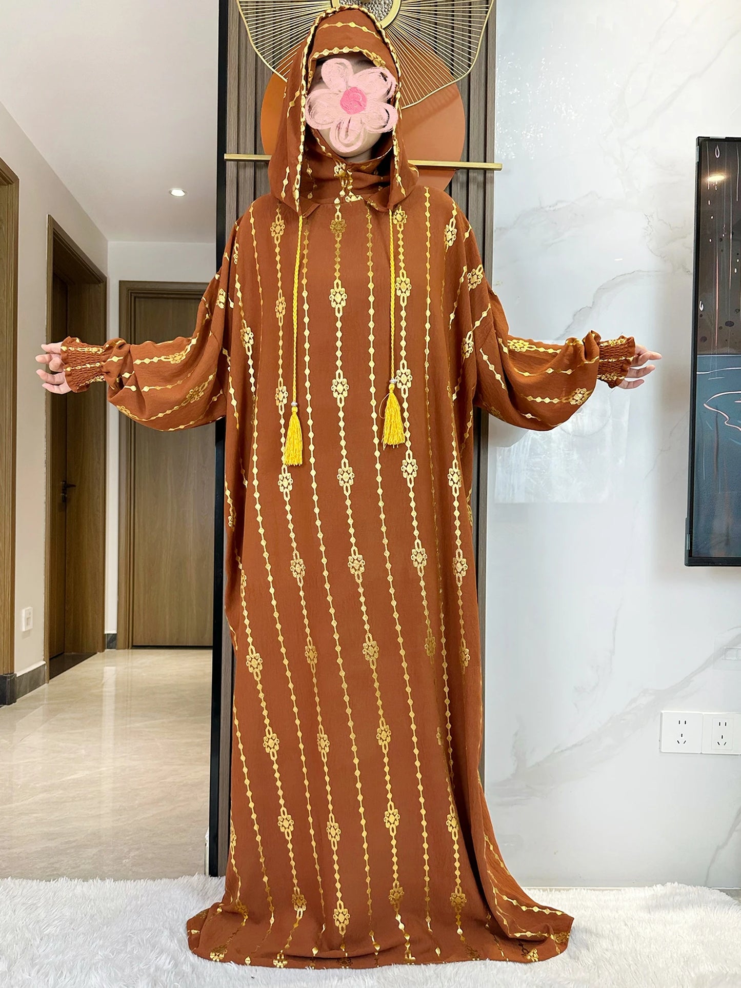 Elegante Katoenen Ramadan Abaya met Dubbele Hoeden - Prachtig Goudstofontwerp voor Moslimvrouwen met Gebed en Speciale Gelegenheden - Geïnspireerd door Dubai en Turkse Kaftanstijlen