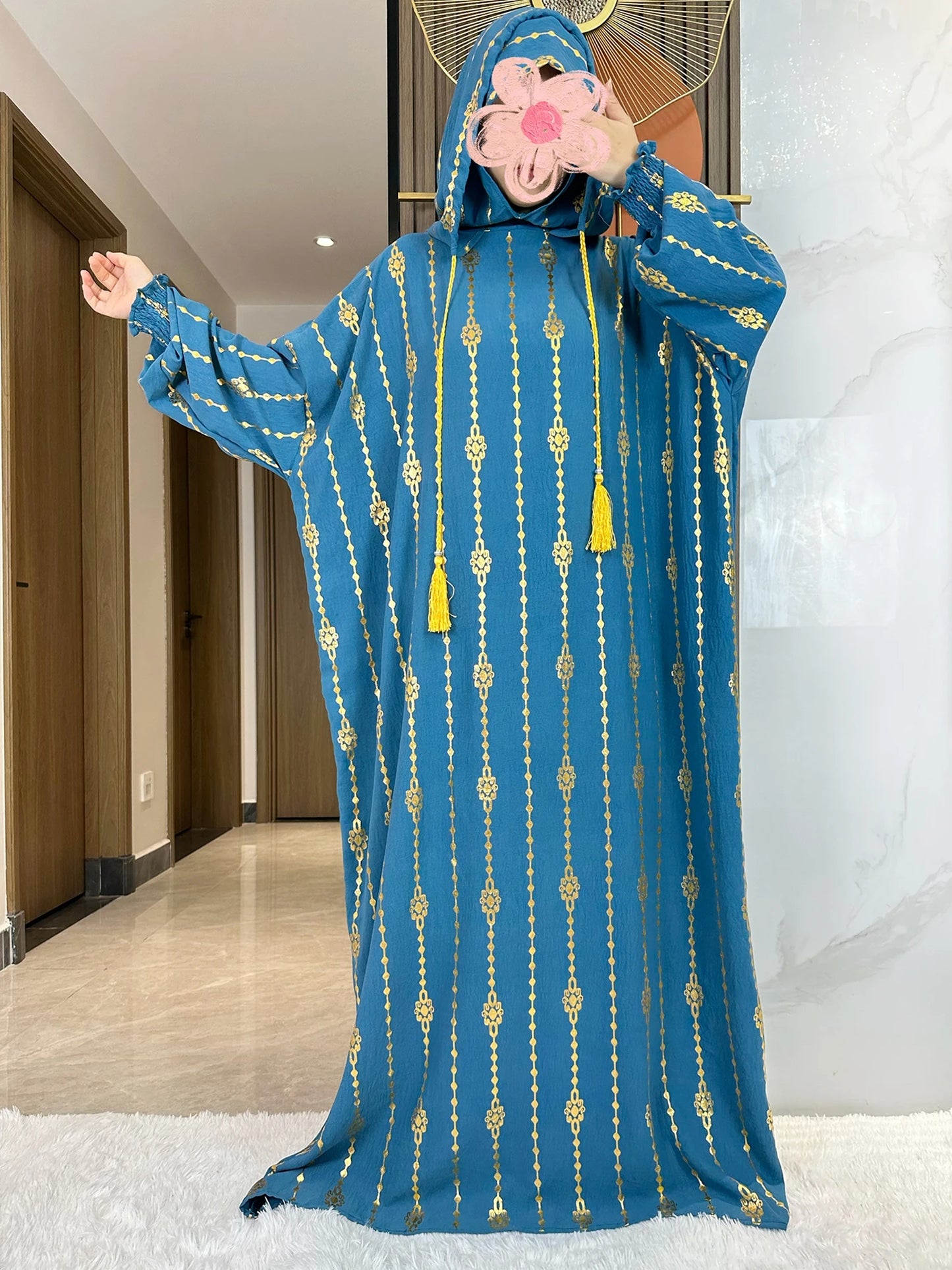 Elegante Katoenen Ramadan Abaya met Dubbele Hoeden - Prachtig Goudstofontwerp voor Moslimvrouwen met Gebed en Speciale Gelegenheden - Geïnspireerd door Dubai en Turkse Kaftanstijlen