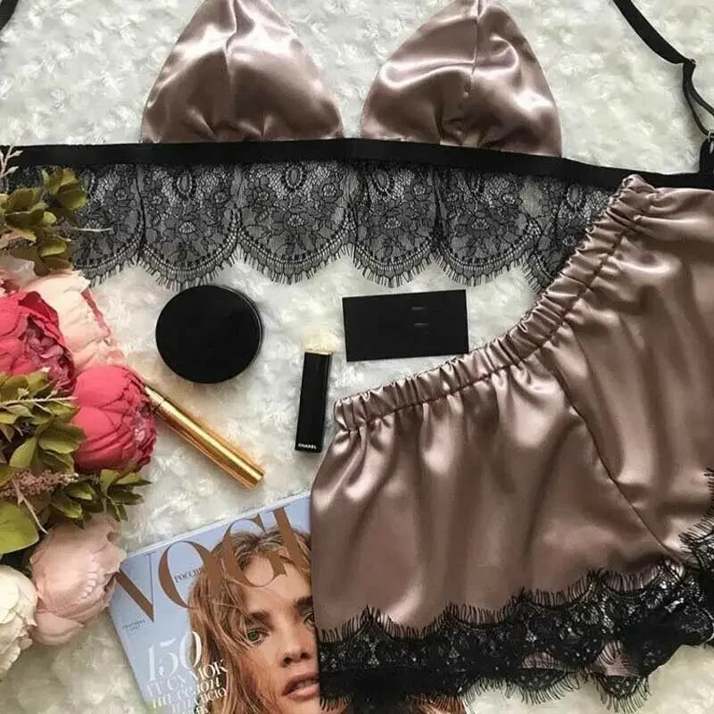 Chique Dameszijde Satijnen Pyjama Sets: Stijlvolle V-hals Crop Tops en Shorts Lingerie voor een Flirterige Nacht!