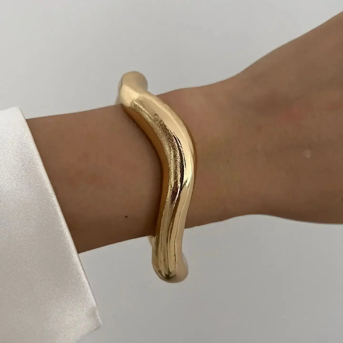 Luxe Brede Handboeien in Punk Goud en Zilver - Gedurfde Geometrische Metalen Statement Sieraden voor Vrouwen en Mannen