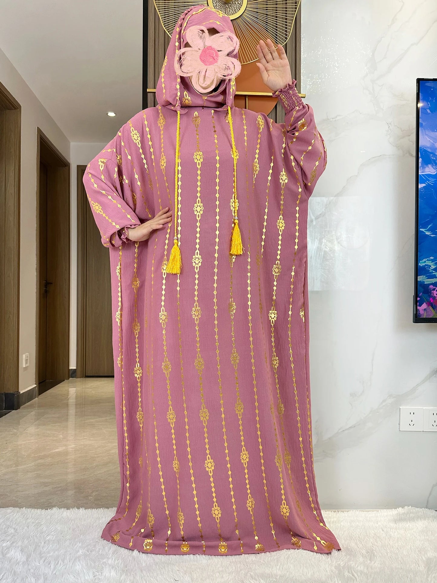 Elegante Katoenen Ramadan Abaya met Dubbele Hoeden - Prachtig Goudstofontwerp voor Moslimvrouwen met Gebed en Speciale Gelegenheden - Geïnspireerd door Dubai en Turkse Kaftanstijlen