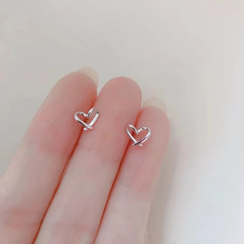 Trendy Hart Oorbellen voor Vrouwen - Hypoallergeen, Minimalistisch Zilveren Sterontwerp Perfect voor Dagelijks Gebruik en Charmante Cadeau-ideeën