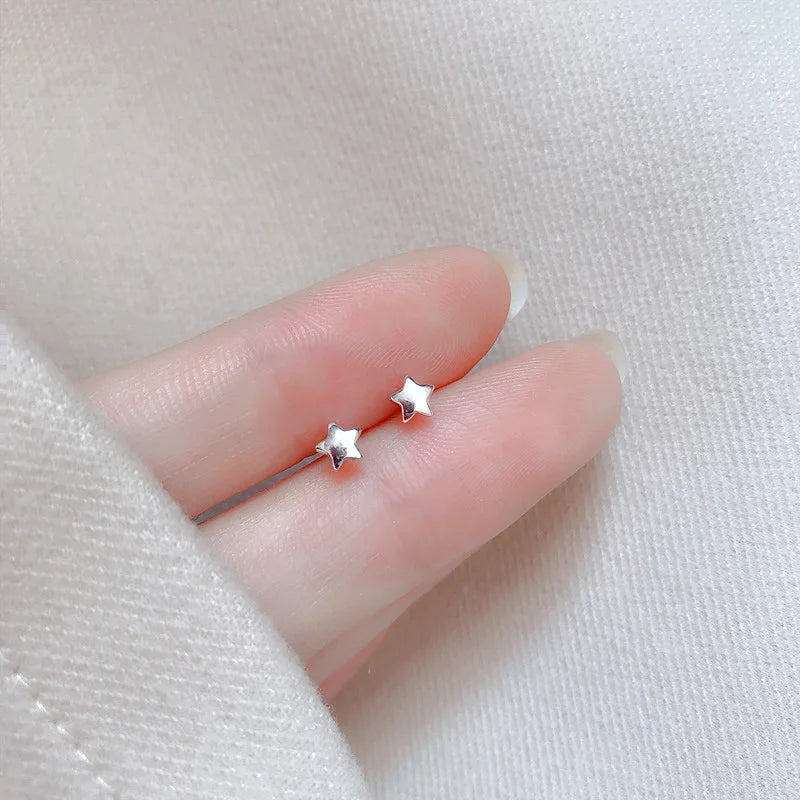 Trendy Hart Oorbellen voor Vrouwen - Hypoallergeen, Minimalistisch Zilveren Sterontwerp Perfect voor Dagelijks Gebruik en Charmante Cadeau-ideeën
