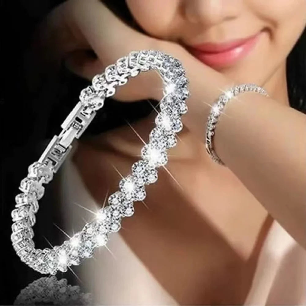 Elegante Romeinse Kristallen Geometrische Kettingarmbanden voor Vrouwen - Trendsettende 2024 Goth-geïnspireerde Rhinestone Charm Bangles voor Speciale Gelegenheden
