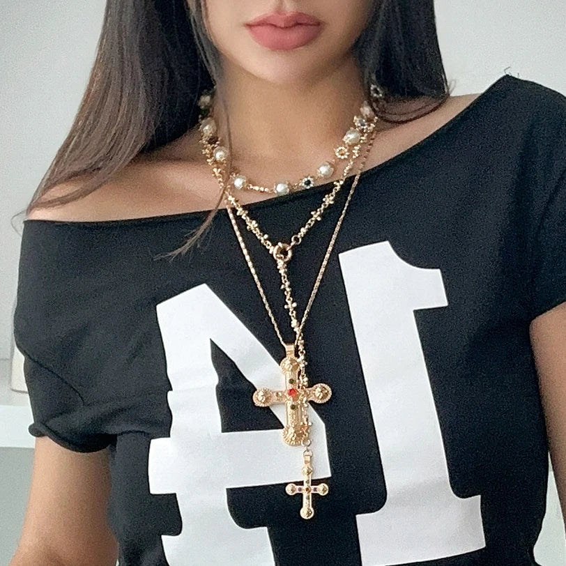 Elegante Ingemark Rhinestone en Imitatieparel Kralen Ketting met Vintage Jezus Kruis Hanger - Een Prachtige Choker voor Bruiden en Speciale Gelegenheden - Y2K Geïnspireerde Sieraden