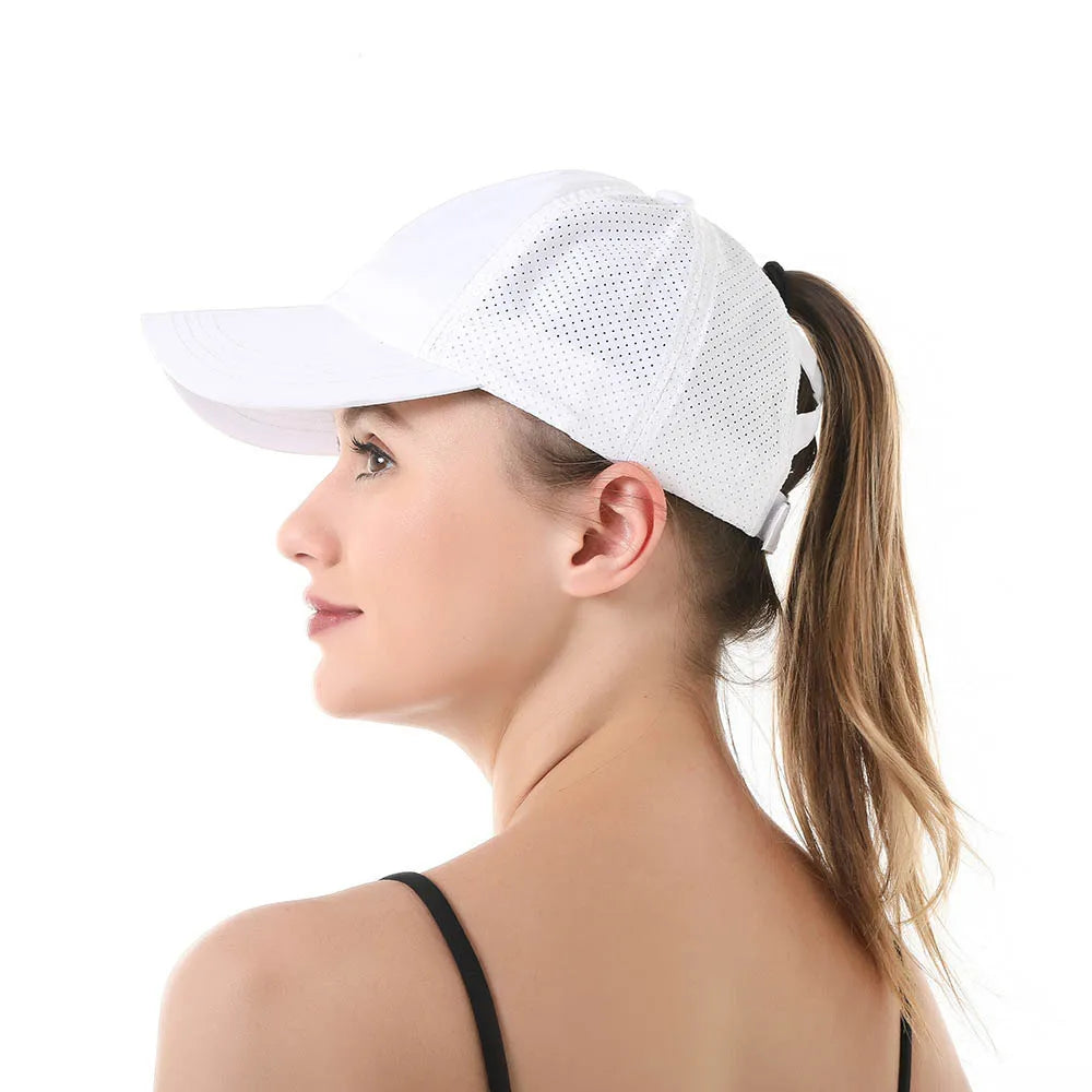 Chic Zomer Effen Baseball Cap voor Vrouwen - Stijlvolle Athleisure Cross Ponytail Hoed met Sneldrogend Gaas Visor