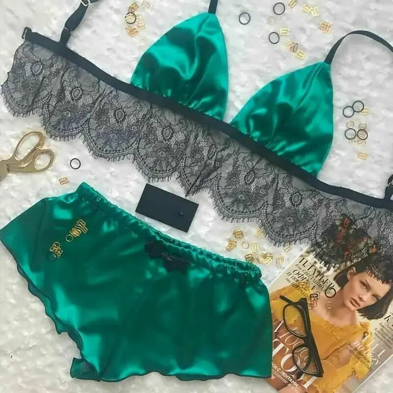 Chique Dameszijde Satijnen Pyjama Sets: Stijlvolle V-hals Crop Tops en Shorts Lingerie voor een Flirterige Nacht!
