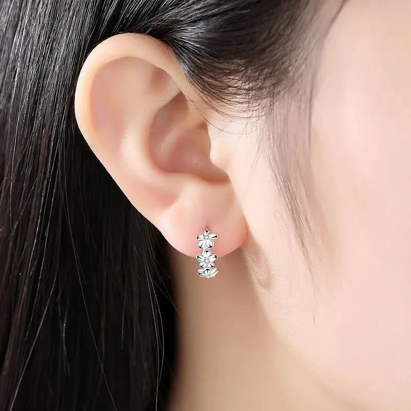Elegante 925 Sterling Zilveren Bloem Stud Oorbellen voor Vrouwen - Perfect voor Bruiloften, Modebewust en van Hoge Kwaliteit met Sprankelende Kristal Zirkon
