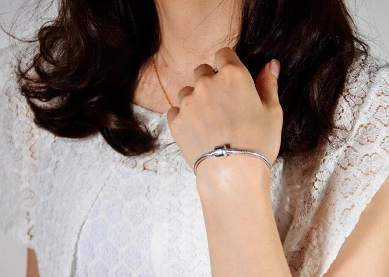 Exquise Handgemaakte 925 Sterling Zilveren Charm Armband - Luxe Zachte Gladde Slangenbeenderontwerp voor Vrouwen