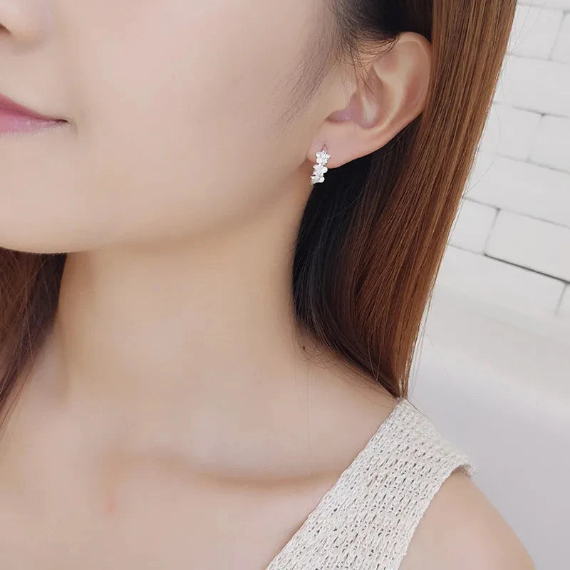 Elegante 925 Sterling Zilveren Bloem Stud Oorbellen voor Vrouwen - Perfect voor Bruiloften, Modebewust en van Hoge Kwaliteit met Sprankelende Kristal Zirkon