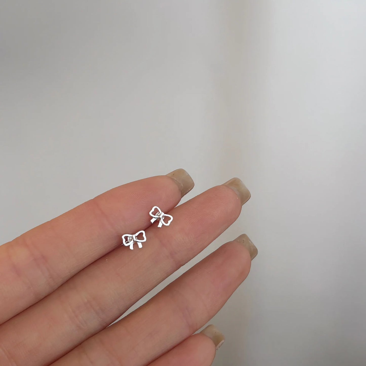 Trendy Hart Oorbellen voor Vrouwen - Hypoallergeen, Minimalistisch Zilveren Sterontwerp Perfect voor Dagelijks Gebruik en Charmante Cadeau-ideeën