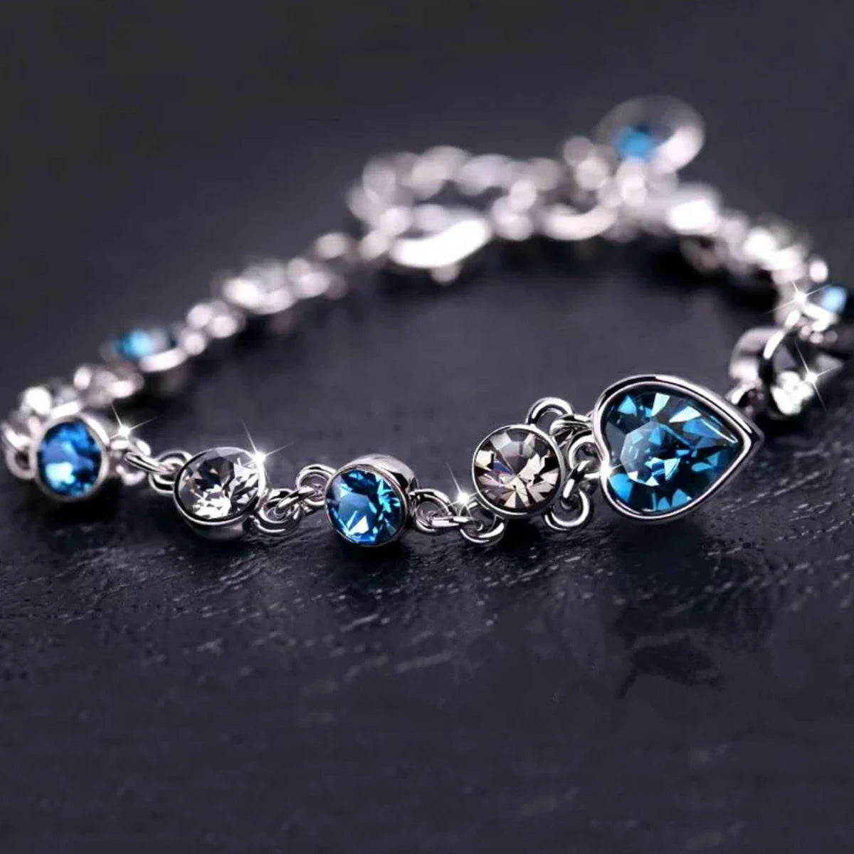 Zilveren Geluk Bracelet voor Vrouwen met Blauwe Kristallen Hart Bedel - Elegante Bruids-, Huwelijks- en Verlovingssieraad Geschenk