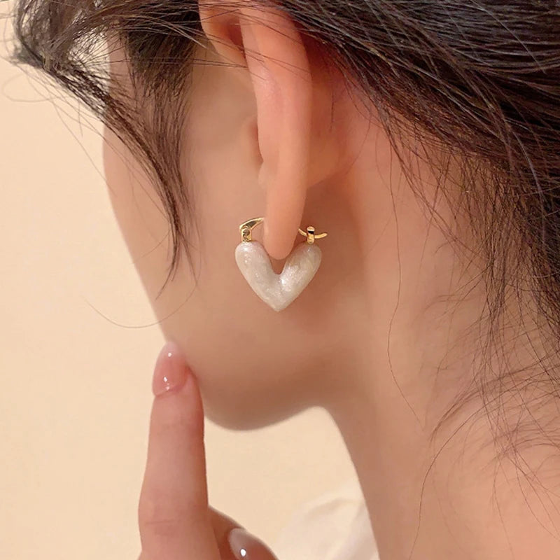 2023 Mode Hartvormige Stud Oorbellen voor Dames - Koreaans Geïnspireerde Elegante Lichtgewicht Luxe Liefdesdruppels - Chique Sieraad Cadeau voor Meisjes