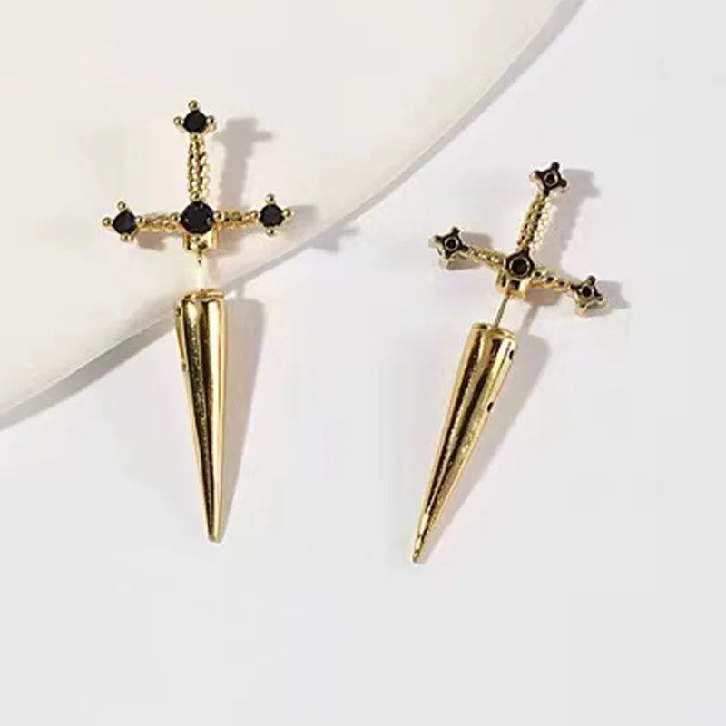 Schattige Vintage Gotische Zwaard Oorbellen met Stralende Kristallen - Perfecte Punk Dagger Oorjacks voor Vrouwen, een Uniek Sieraad Cadeau!
