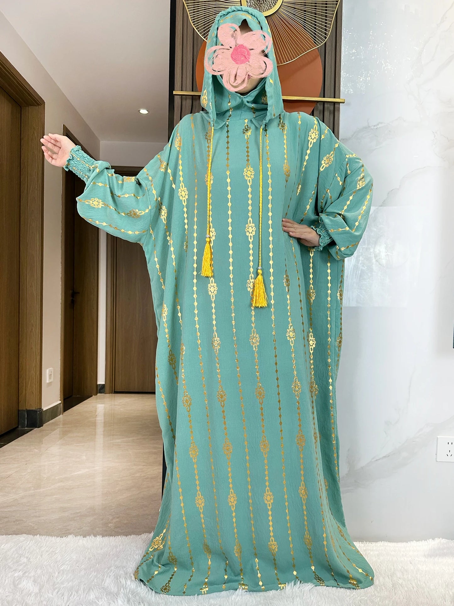 Elegante Katoenen Ramadan Abaya met Dubbele Hoeden - Prachtig Goudstofontwerp voor Moslimvrouwen met Gebed en Speciale Gelegenheden - Geïnspireerd door Dubai en Turkse Kaftanstijlen