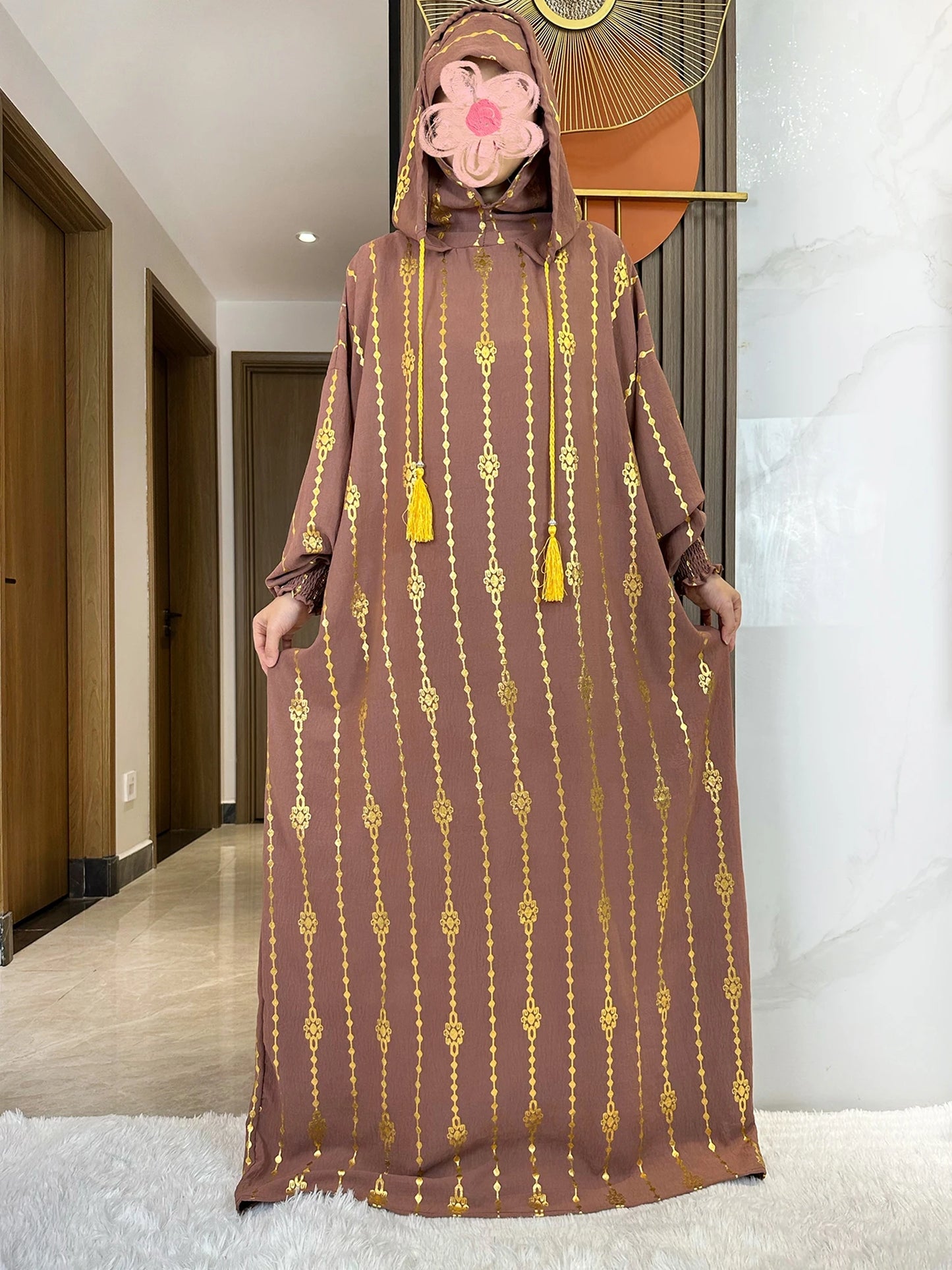 Elegante Katoenen Ramadan Abaya met Dubbele Hoeden - Prachtig Goudstofontwerp voor Moslimvrouwen met Gebed en Speciale Gelegenheden - Geïnspireerd door Dubai en Turkse Kaftanstijlen
