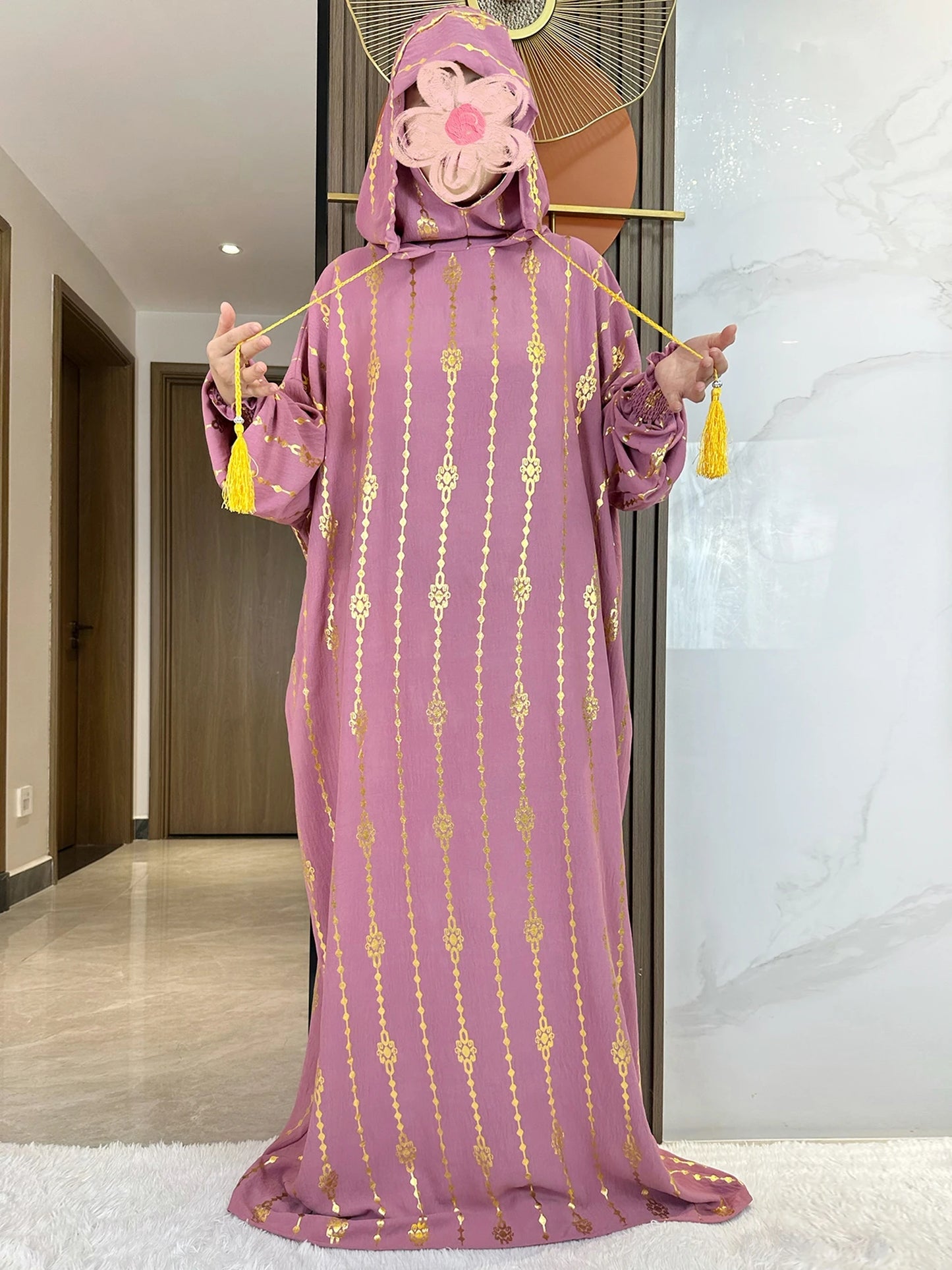 Elegante Katoenen Ramadan Abaya met Dubbele Hoeden - Prachtig Goudstofontwerp voor Moslimvrouwen met Gebed en Speciale Gelegenheden - Geïnspireerd door Dubai en Turkse Kaftanstijlen