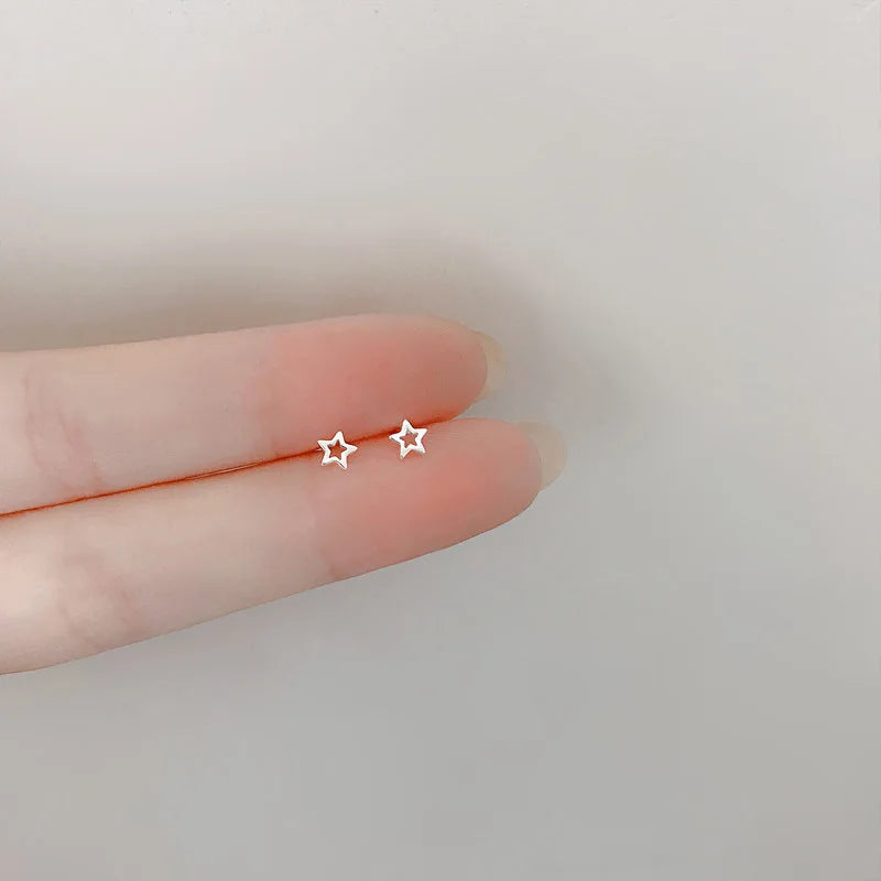 Trendy Hart Oorbellen voor Vrouwen - Hypoallergeen, Minimalistisch Zilveren Sterontwerp Perfect voor Dagelijks Gebruik en Charmante Cadeau-ideeën