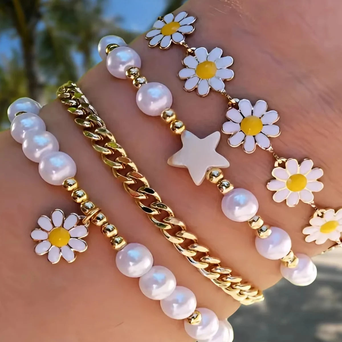 Charmante 4-delige vintage madeliefjes bloemen hanger armband set met faux parels - Bohemian kralen emaille ster stapelbare handgemaakte sieraden voor vrouwen