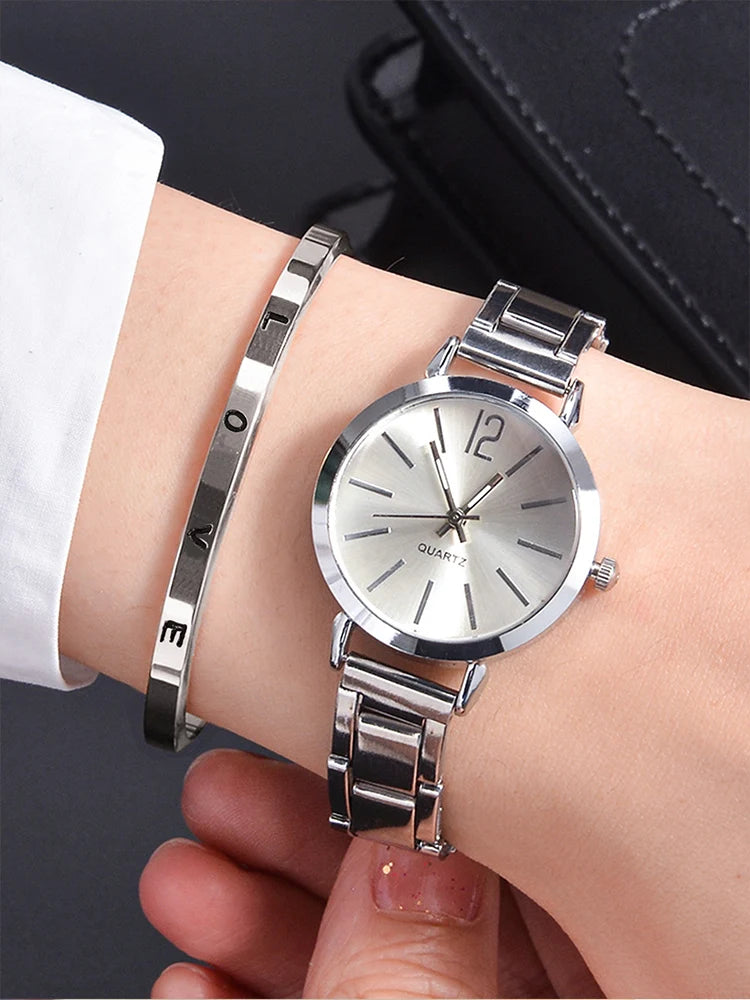 Chique Dames Zilveren Stalen Kwarts Horloge & Stijlvolle LOVE Armband Set - 2 Delige Bundel