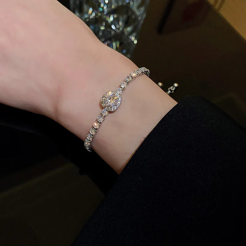 Elegante Koreaanse Vierkante Zirkonia Verstelbare Armband voor Vrouwen - Een Vleugje Licht Luxe en Persoonlijkheid voor Bruiloften en Meer