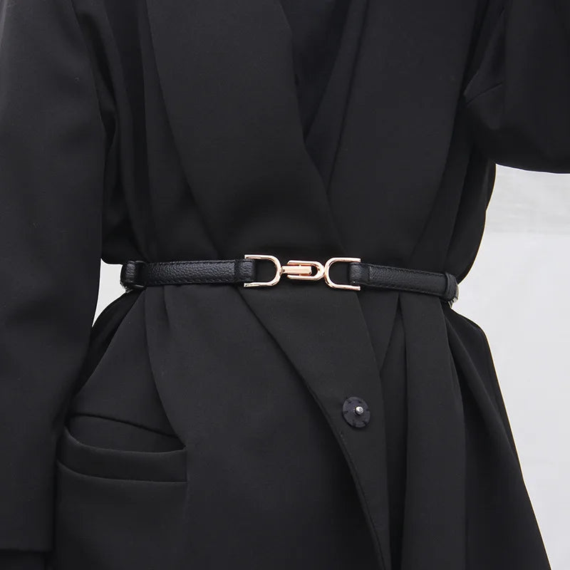 Chique Vrouwelijke Verstelbare Dunne Leren Riem met Vintage Gouden Gesp - Perfect voor Jurken!