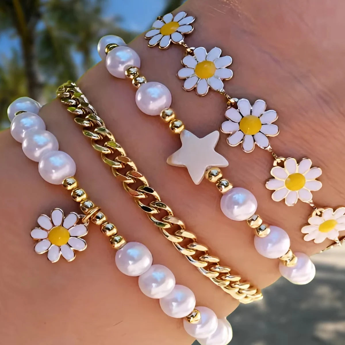 Charmante 4-delige vintage madeliefjes bloemen hanger armband set met faux parels - Bohemian kralen emaille ster stapelbare handgemaakte sieraden voor vrouwen