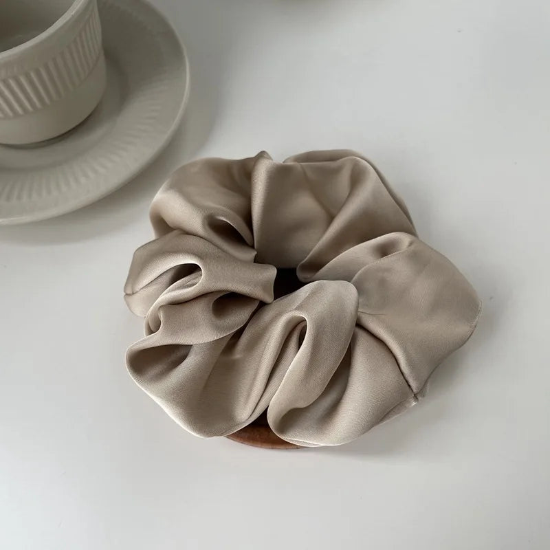 Chique Franse Zijde Haaraccessoires voor Vrouwen - Getextureerde Satijnen Scrunchies en Haartjes voor Stijlvolle Uiterlijk