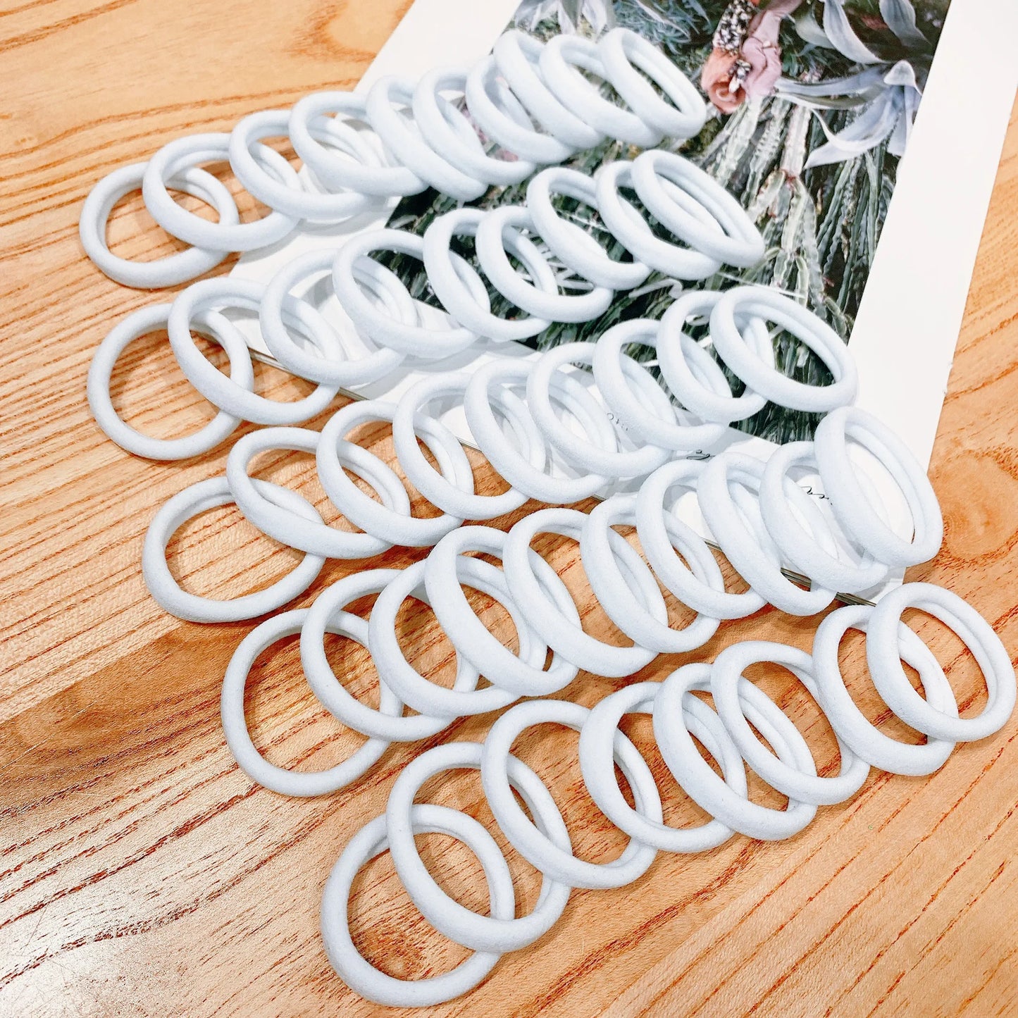 Levendige 50/100 stuks Kinderen Elastische Haarbanden – Leuke 5CM Snoepjes Scrunchies, Rubber Haar Ties en Clips voor Creatieve Hairstylen!