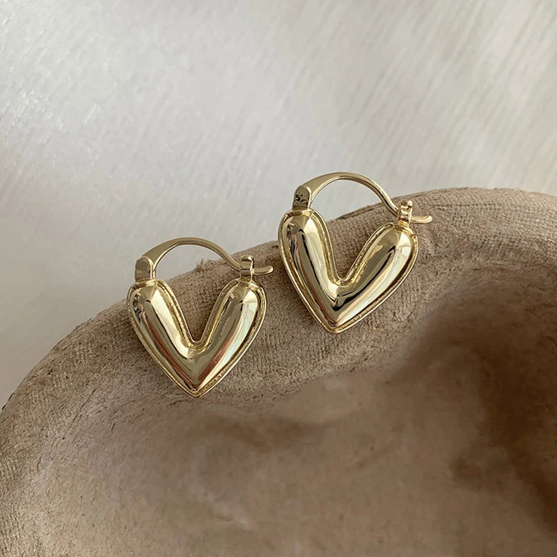 2023 Mode Hartvormige Stud Oorbellen voor Dames - Koreaans Geïnspireerde Elegante Lichtgewicht Luxe Liefdesdruppels - Chique Sieraad Cadeau voor Meisjes