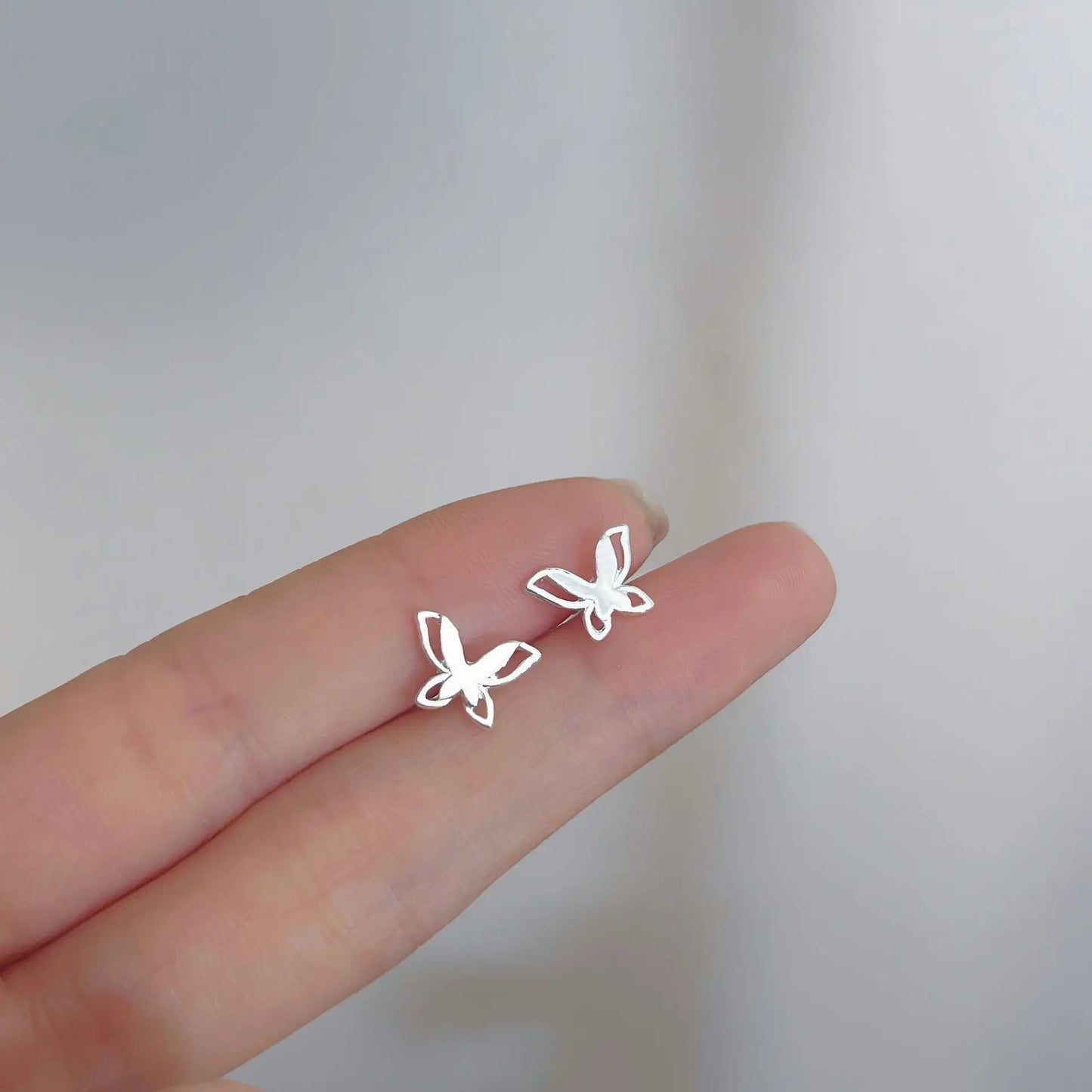 Trendy Hart Oorbellen voor Vrouwen - Hypoallergeen, Minimalistisch Zilveren Sterontwerp Perfect voor Dagelijks Gebruik en Charmante Cadeau-ideeën