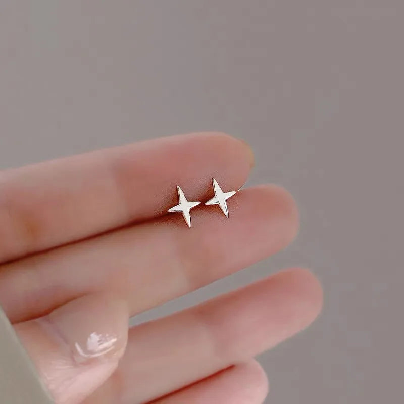 Trendy Hart Oorbellen voor Vrouwen - Hypoallergeen, Minimalistisch Zilveren Sterontwerp Perfect voor Dagelijks Gebruik en Charmante Cadeau-ideeën
