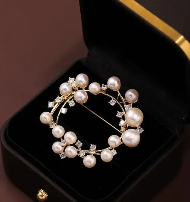Prachtige paarse lavendel kristallen strass broche - Elegante bloemenpin voor jassen & luxe sieraad cadeau voor haar