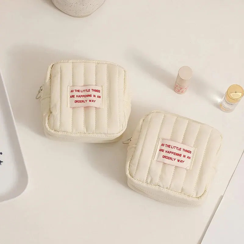 Chic Minimalistische Katoenen Make-up Tas - Crème met Rode Accent, Eco-vriendelijk Zero Wallet Ontwerp