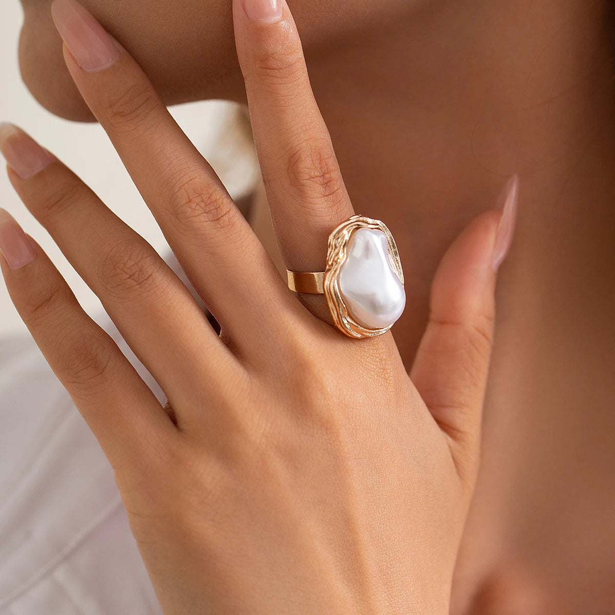 Elegante Onregelmatige Barok Imitatieparel Verstelbare Ringen voor Vrouwen - Esthetische Geometrische Bruiloftsjuwelen door Ingemark